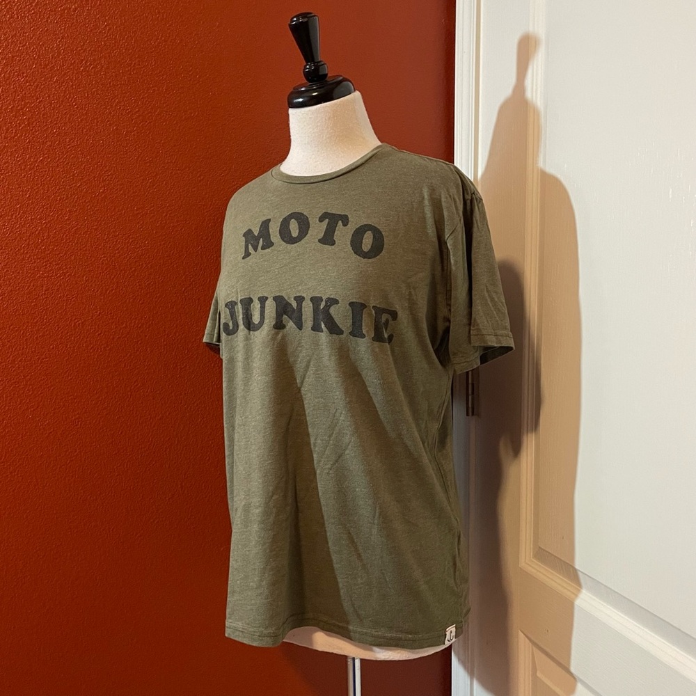 Iron & Resin Men’s Heather Army Green Moto Junkie Spellout Lightweight Tee Shirt